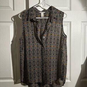 Patterned Sleeveless Blouse